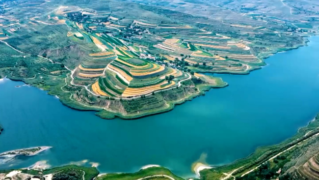 宁夏沙漠边缘的夕阳余晖